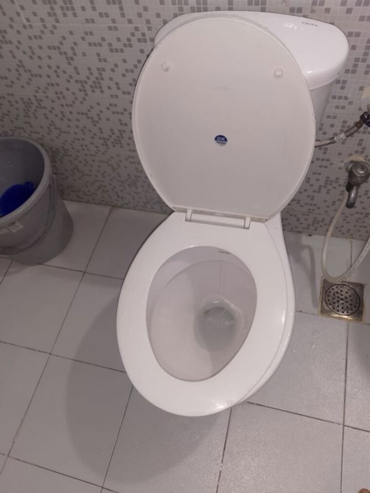 Bathroom, bptp-parkland 3 Bedroom 300 Sq.Yd. Builder Floor In Sector 75 Faridabad 10609692