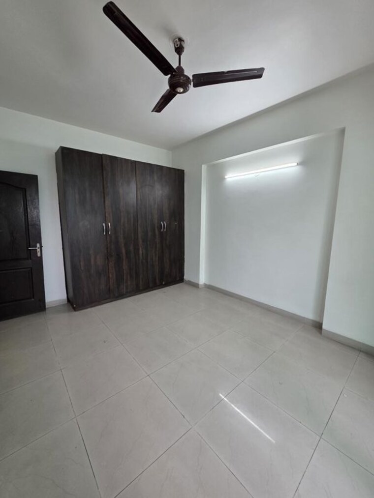 Room, puri-pranayam 3 Bedroom 1857 Sq.Ft. Apartment In Sector 82 Faridabad 10609716