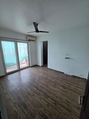 Room in 3 BHK Apartment at Puri Pranayam, Sector 82 – for Rent
