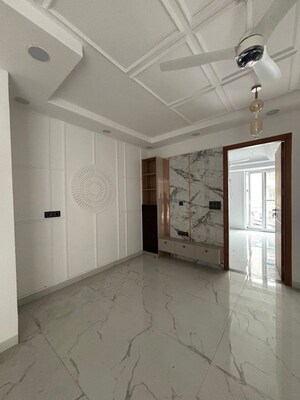 Room in 3 BHK Apartment at Dwarka – for Rent
