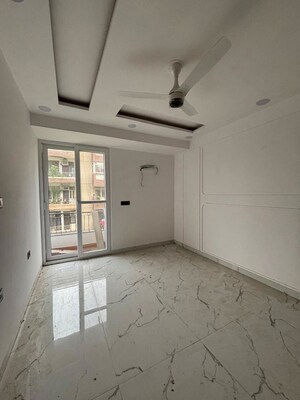 Room in 3 BHK Apartment at Dwarka – for Rent