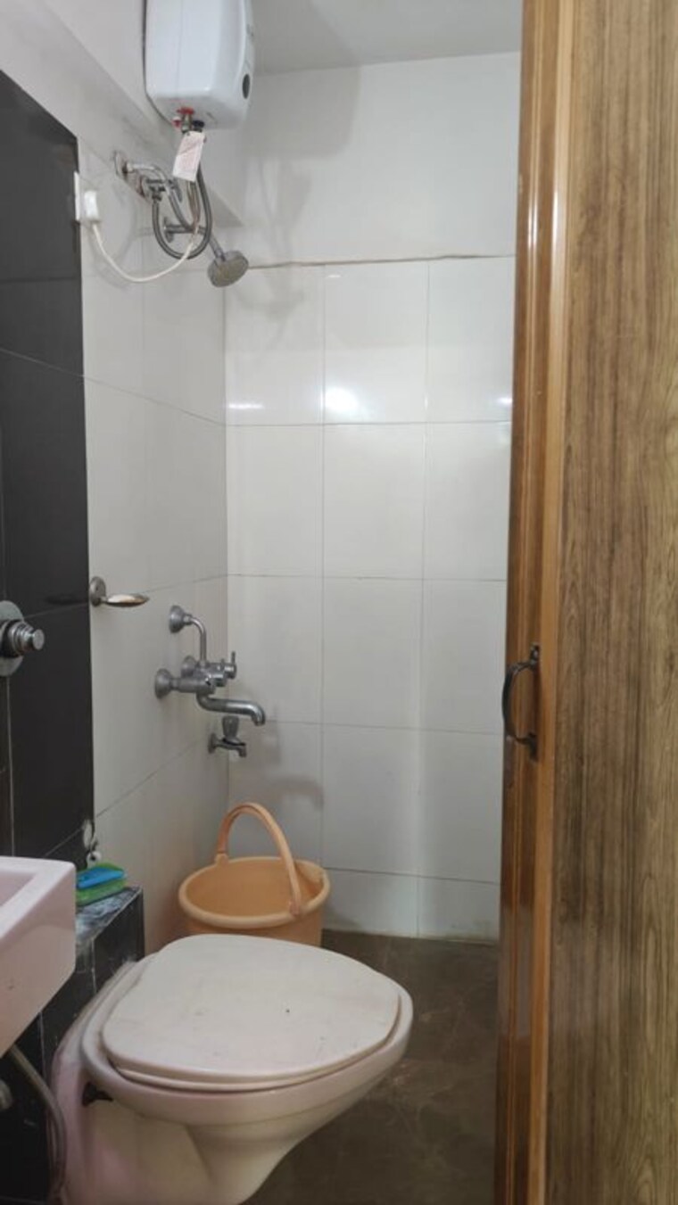 Bathroom, sai-baba-vihar-complex 2 Bedroom 900 Sq.Ft. Apartment In Ghodbunder Road Thane 10609694