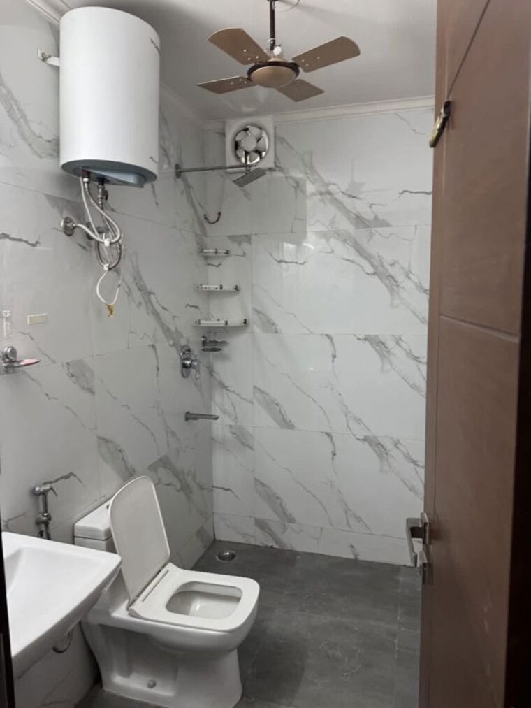 Bathroom, saket 2 Bedroom 980 Sq.Ft. Builder Floor In Saket Delhi 10609735