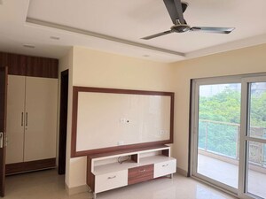 Room in 3 BHK Builder Floor at Sector 56 – for Rent