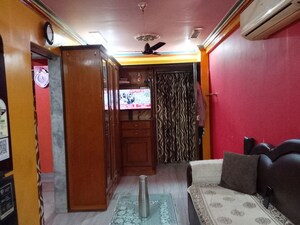 Bedroom in 1 RK Apartment at Malad West – for Sale