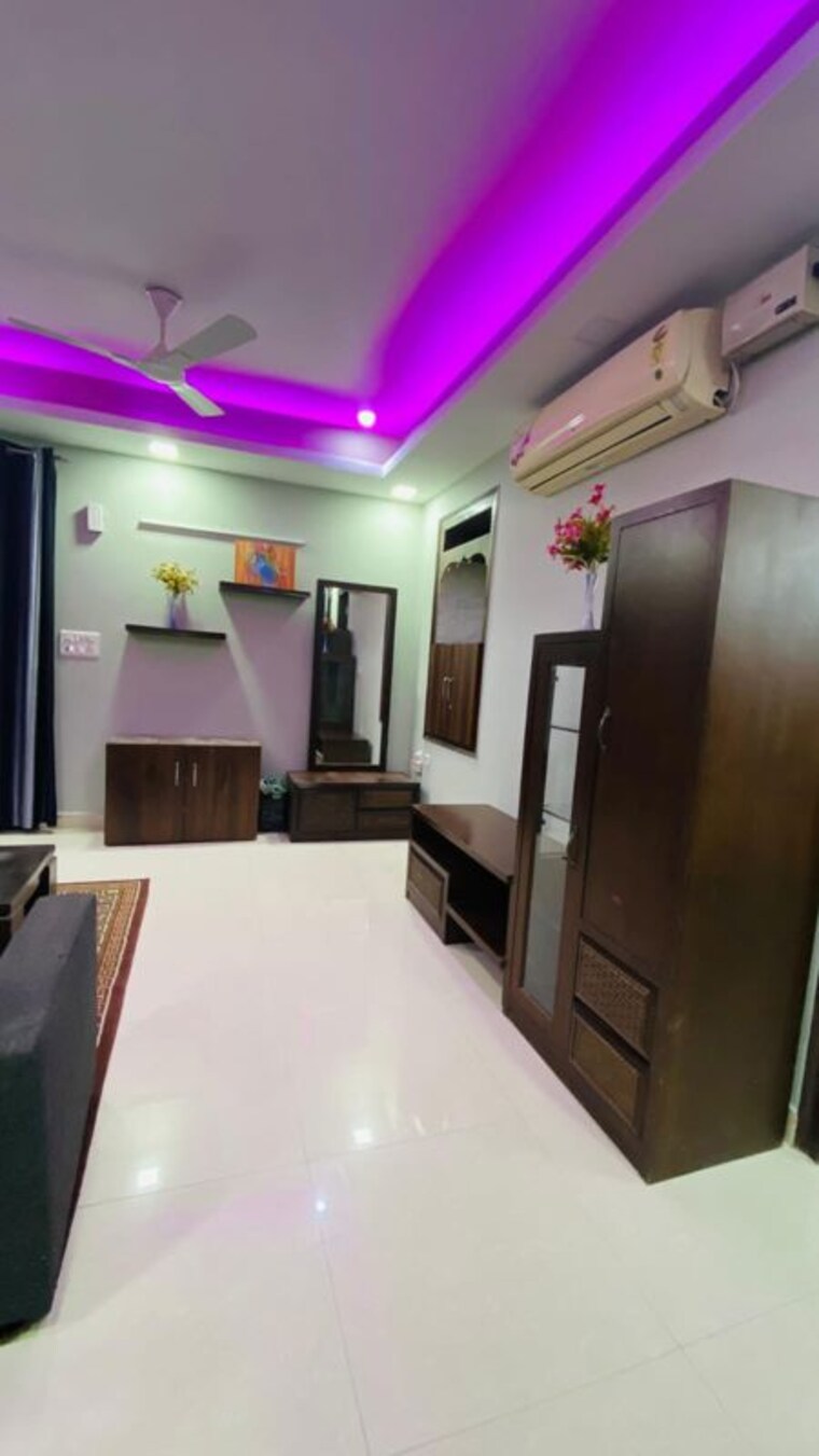 Living Room, dlf phase iv 2 Bedroom 120 Sq.Yd. Builder Floor In Dlf Phase iv Gurgaon 10609766