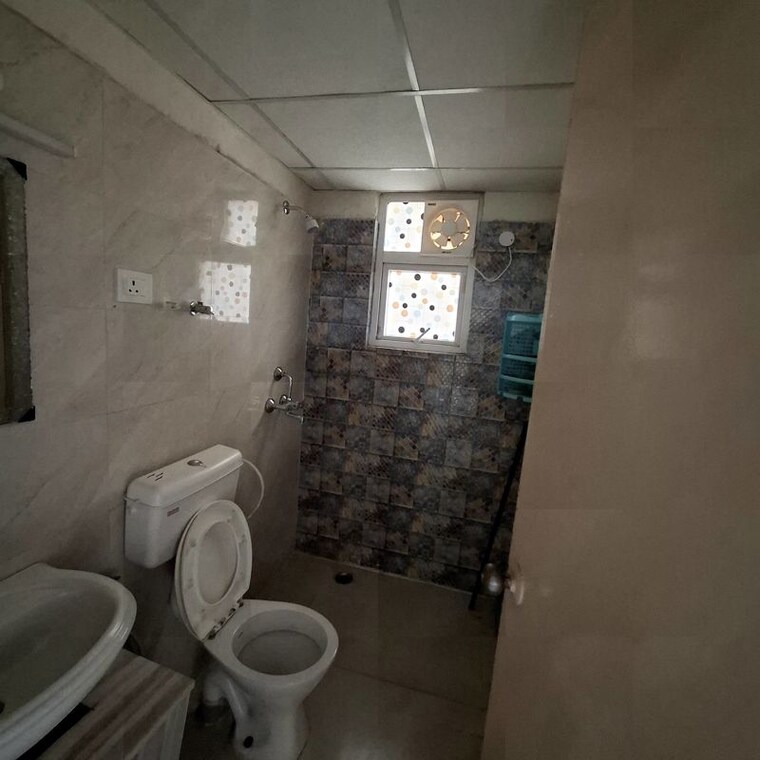 Bathroom, signature-global-the-millennia 2 Bedroom 800 Sq.Ft. Apartment In Sector 37d Gurgaon 10609795
