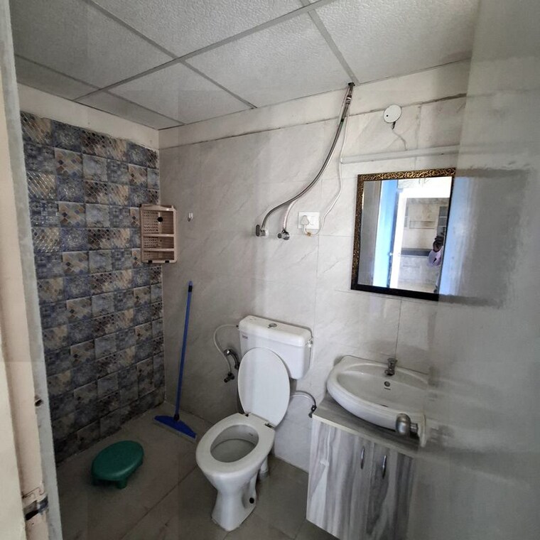 Bathroom, signature-global-the-millennia 2 Bedroom 800 Sq.Ft. Apartment In Sector 37d Gurgaon 10609795