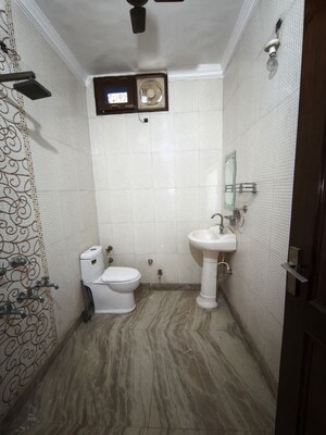 Bathroom in 3 BHK Builder Floor at Ashok Nagar – for Rent