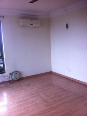 Room in 2 BHK Builder Floor at Sector 22 – for Rent