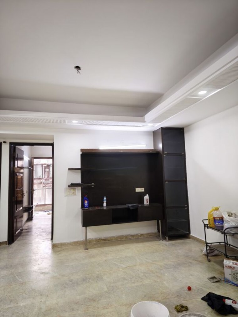  Parking, tilak nagar 3 Bedroom 1800 Sq.Ft. Builder Floor In Tilak Nagar Delhi 10609832