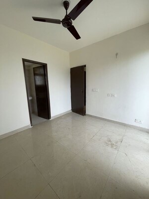 Room in 2 BHK Builder Floor at Sector 21 – for Rent