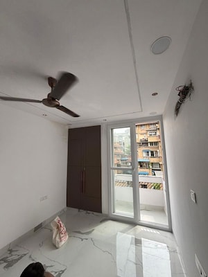 Room in 3 BHK Apartment at Sector 18 Dwarka – for Rent
