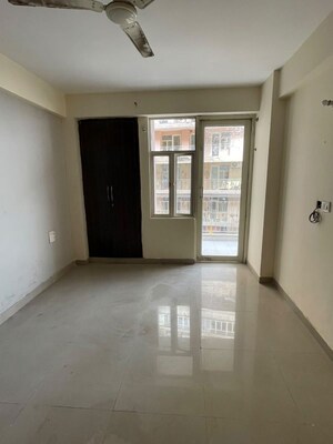 Room in 1.5 BHK Apartment at KW Srishti, Raj Nagar Extension – for Sale