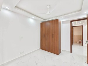 Room in 2 BHK Builder Floor at Saket – for Rent