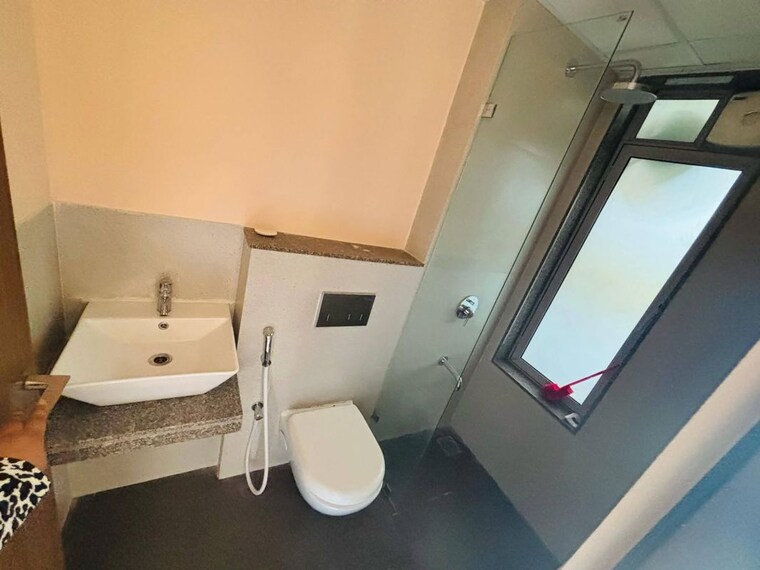 Bathroom, piramal-vaikunth-a-class-homes 2 Bedroom 560 Sq.Ft. Apartment In Balkum Pada Thane 10609889