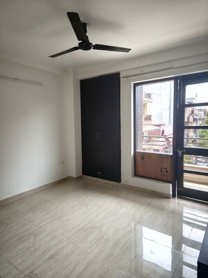 Room in 3 BHK Builder Floor at Ashok Nagar – for Rent