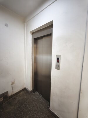 Room in 3 BHK Builder Floor at Ashok Nagar – for Rent