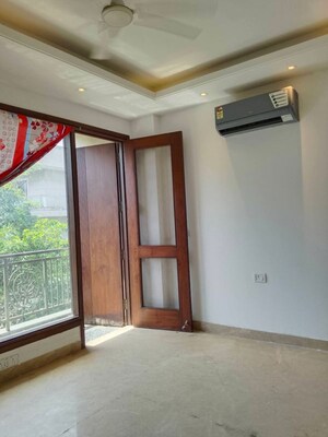 Room in 2 BHK Builder Floor at Saket – for Rent