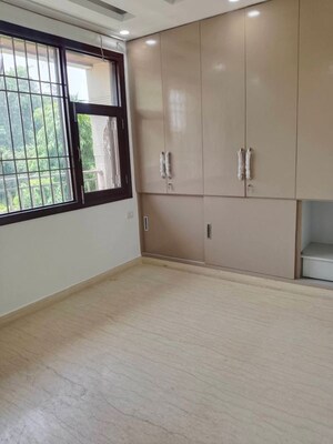 Room in 2 BHK Builder Floor at Saket – for Rent