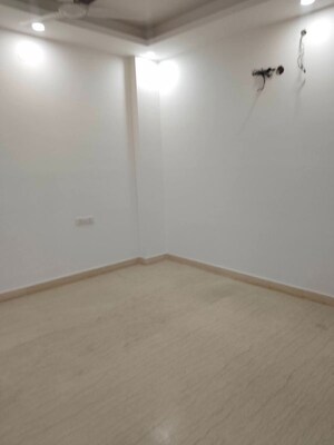 Room in 2 BHK Builder Floor at Saket – for Rent