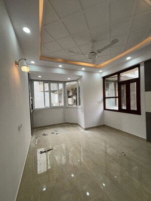 Room in 3 BHK Apartment at Sector 12 Dwarka – for Rent