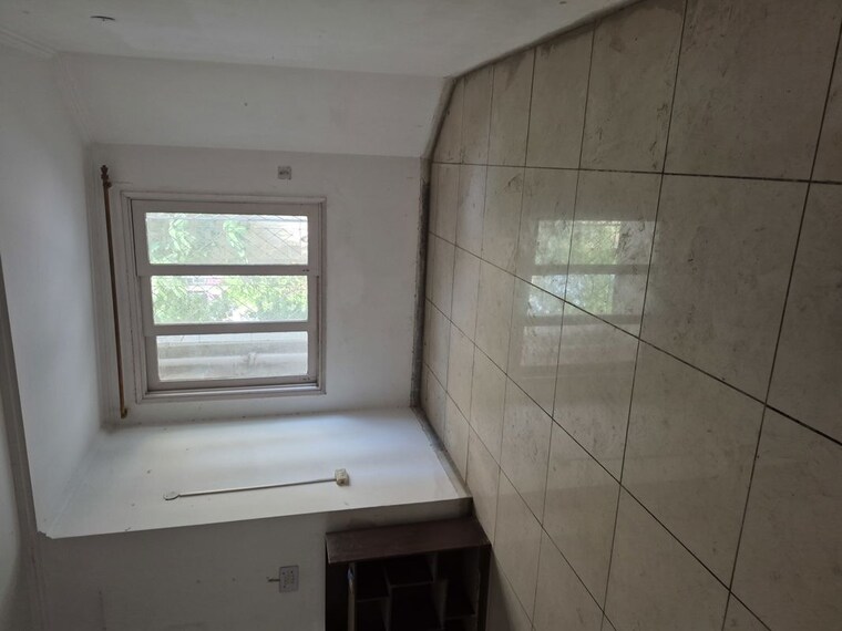 Bathroom, mayur vihar 3.5 Bedroom 1350 Sq.Ft. Apartment In Mayur Vihar Delhi 10609908