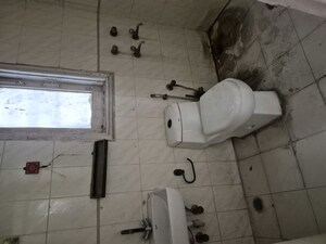 Bathroom in 3.5 BHK Apartment at Mayur Vihar – for Sale
