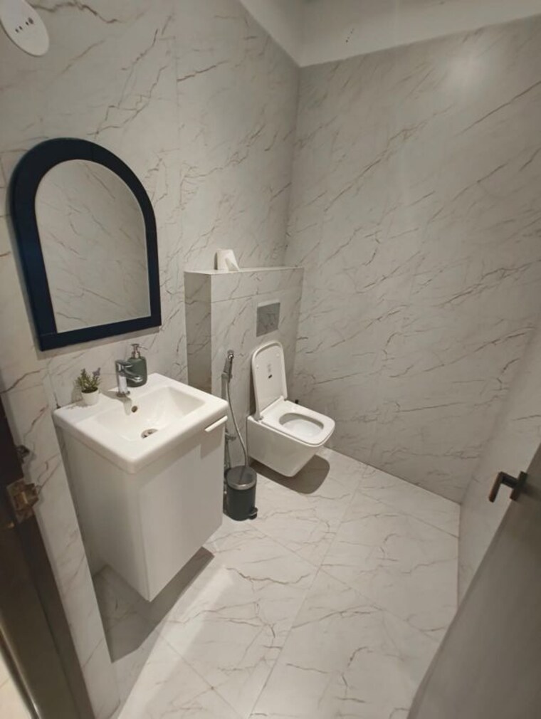 Bathroom, banjara hills 3 Bedroom 3232 Sq.Ft. Builder Floor In Banjara Hills Hyderabad 10609927