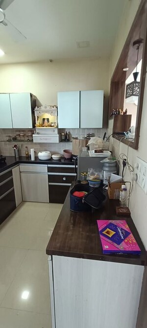 Team Area in 3.5 BHK Apartment at Amanora Future Towers, Hadapsar – for Rent
