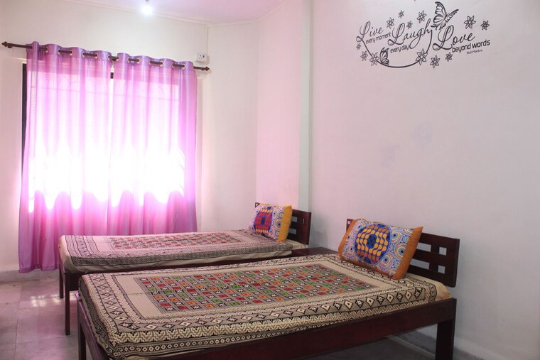 Bedroom, powai Pg For Boys In Powai 10609972