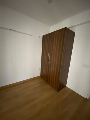 Room in 3 BHK Apartment at Emaar Gurgaon Greens, Sector 102 – for Rent
