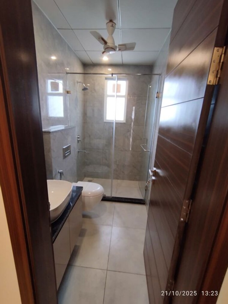 Bathroom, anant-raj-estate-plots 3 Bedroom 1650 Sq.Ft. Apartment In Sector 63a Gurgaon 10609973