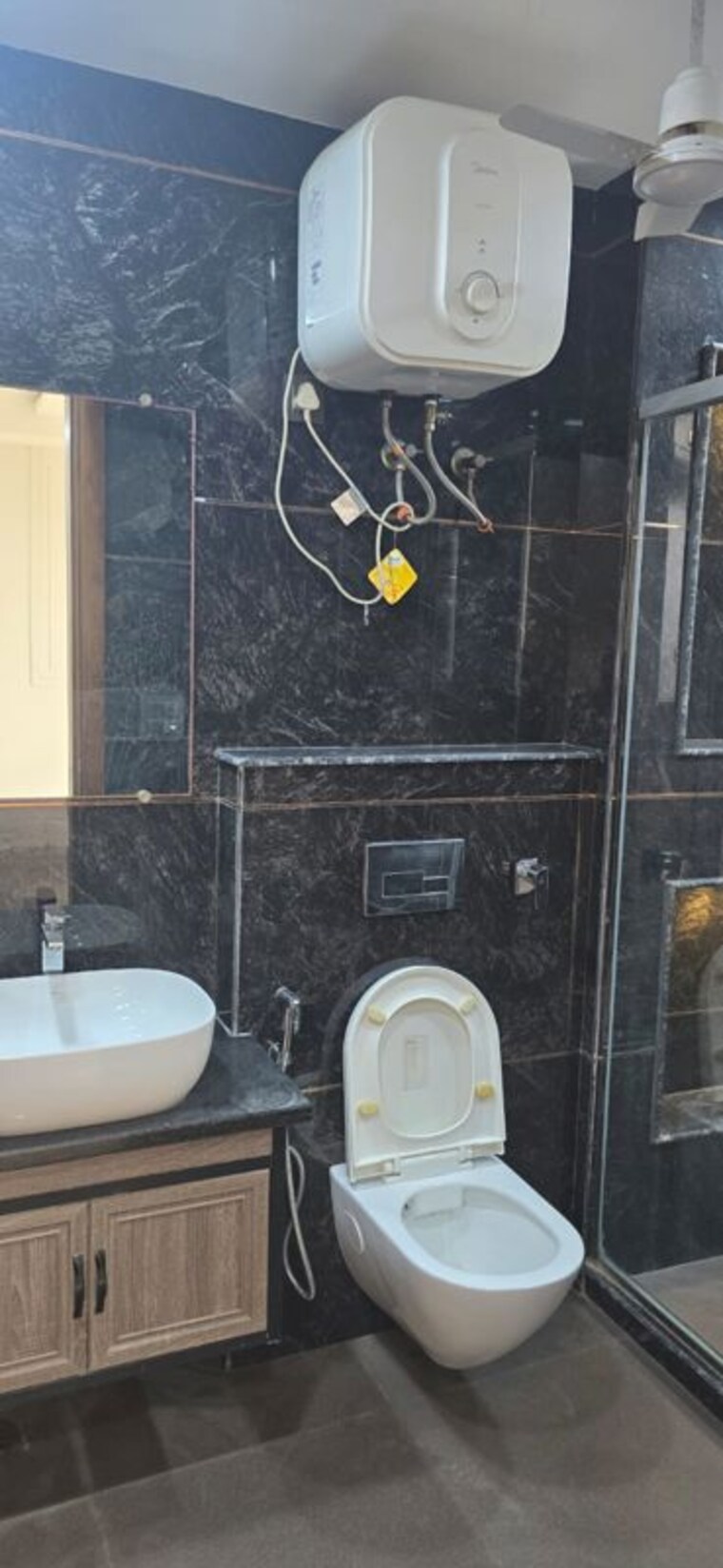 Bathroom, palam-vihar-residents-association 3 Bedroom 2200 Sq.Ft. Builder Floor In Palam Vihar Gurgaon 10569012