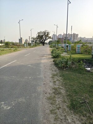  Plot – Garden View at Avadh Vihar Yojna - for Sale