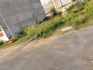  Plot – Garden View at Avadh Vihar Yojna - for Sale