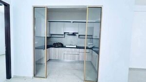 Room in 3 BHK Apartment at Smart World Orchard, Sector 61 – for Rent
