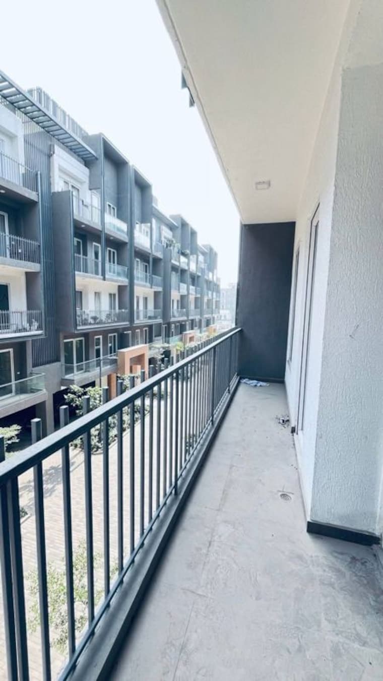 Balcony, smart-world-orchard 3 Bedroom 1712 Sq.Ft. Apartment In Sector 61 Gurgaon 10609984