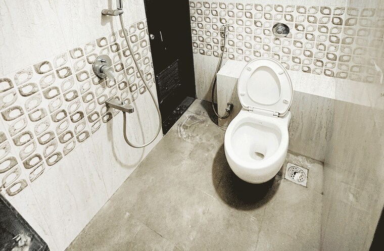 Bathroom, andheri east Pg For Boys In Andheri East 10610015