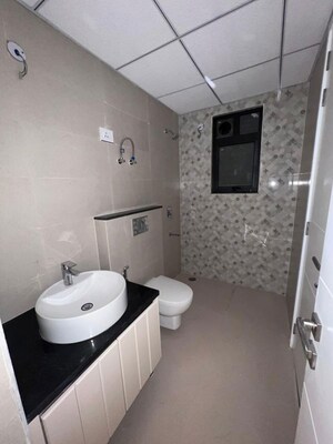 Bathroom in 3 BHK Apartment at Signature Global City 63A, Sector 63a – for Rent