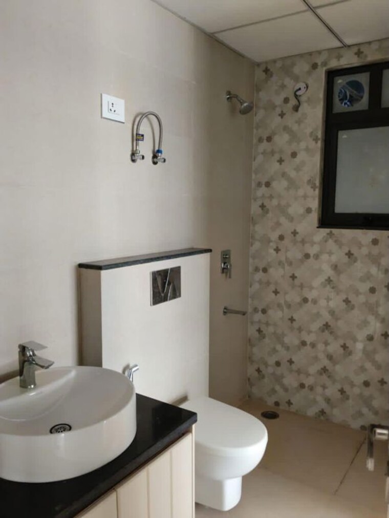 Bathroom, signature-global-city-63a 3 Bedroom 1650 Sq.Ft. Apartment In Sector 63a Gurgaon 10610016