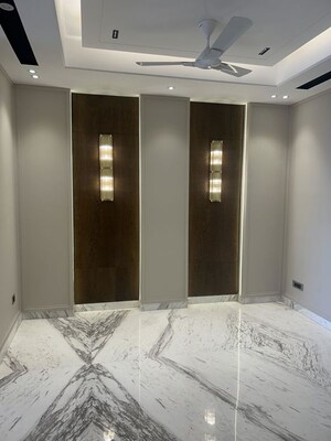 Room in 3 BHK Builder Floor at Sector 22 – for Rent