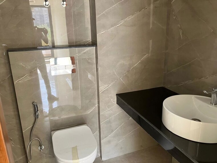 Bathroom, nirala-estate-ii 3 Bedroom 1385 Sq.Ft. Apartment In Tech Zone 4 Greater Noida Greater Noida 10610007