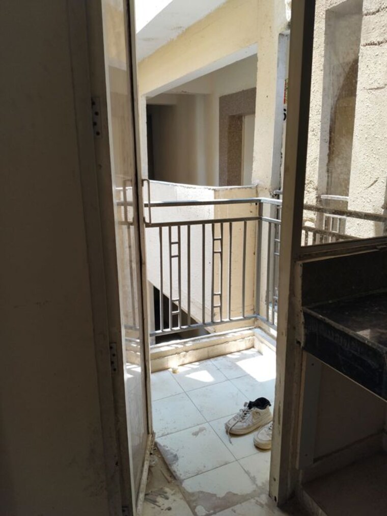 Balcony, mrg-the-meridian 2 Bedroom 633 Sq.Ft. Apartment In Sector 89 Gurgaon 10610041