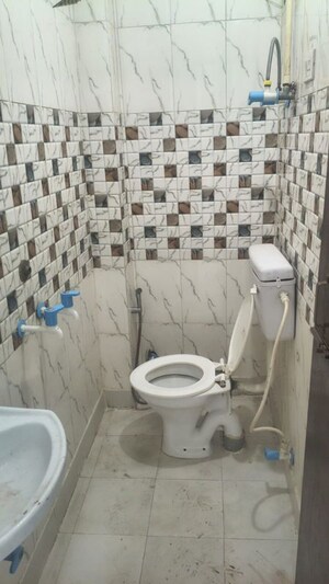 Bathroom in 1 BHK Builder Floor at Neb Sarai – for Rent
