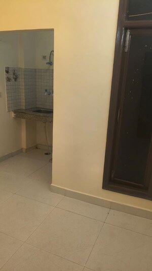 Room in 1 BHK Builder Floor at Neb Sarai – for Rent