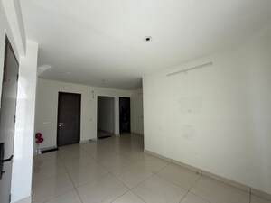 Room in 3 BHK Apartment at Hermitage Centralis, Vip Road – for Rent