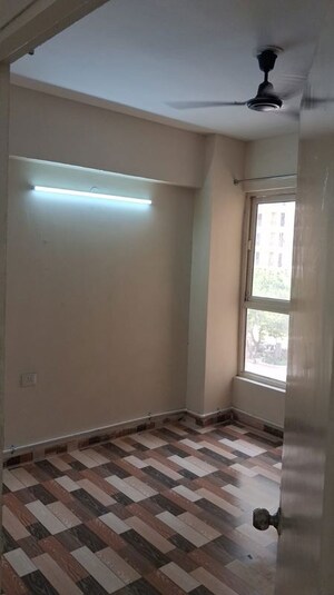 Room in 2 BHK Apartment at MRG The Meridian, Sector 89 – for Rent