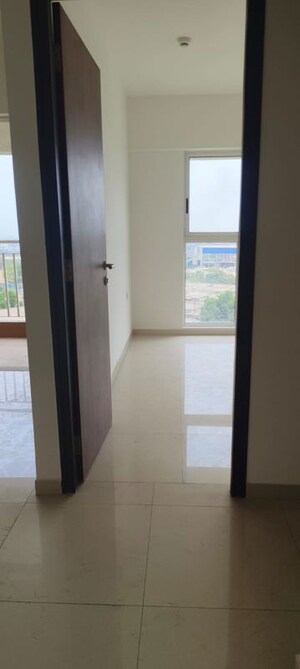2 BHK Apartment For Rent in Lodha Amara, Kolshet Road