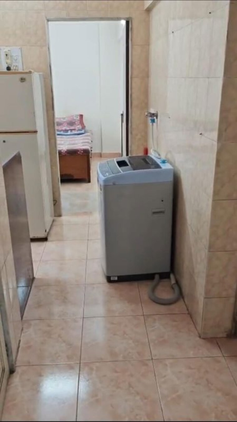 Bathroom, green-fields-apartment 1 Bedroom 450 Sq.Ft. Apartment In Andheri East Mumbai 10610058